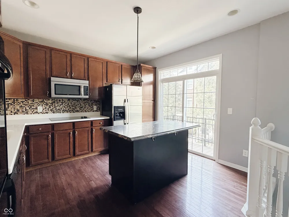 11910 Riley Drive #4 Zionsville, IN 46077