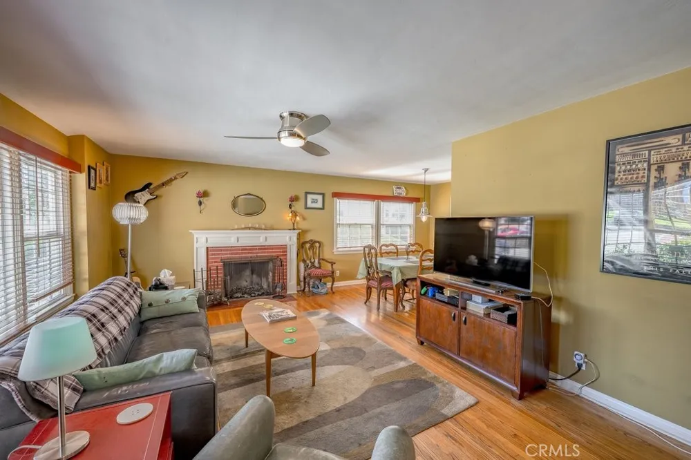 2644 Mary Street La Crescenta, CA 91214