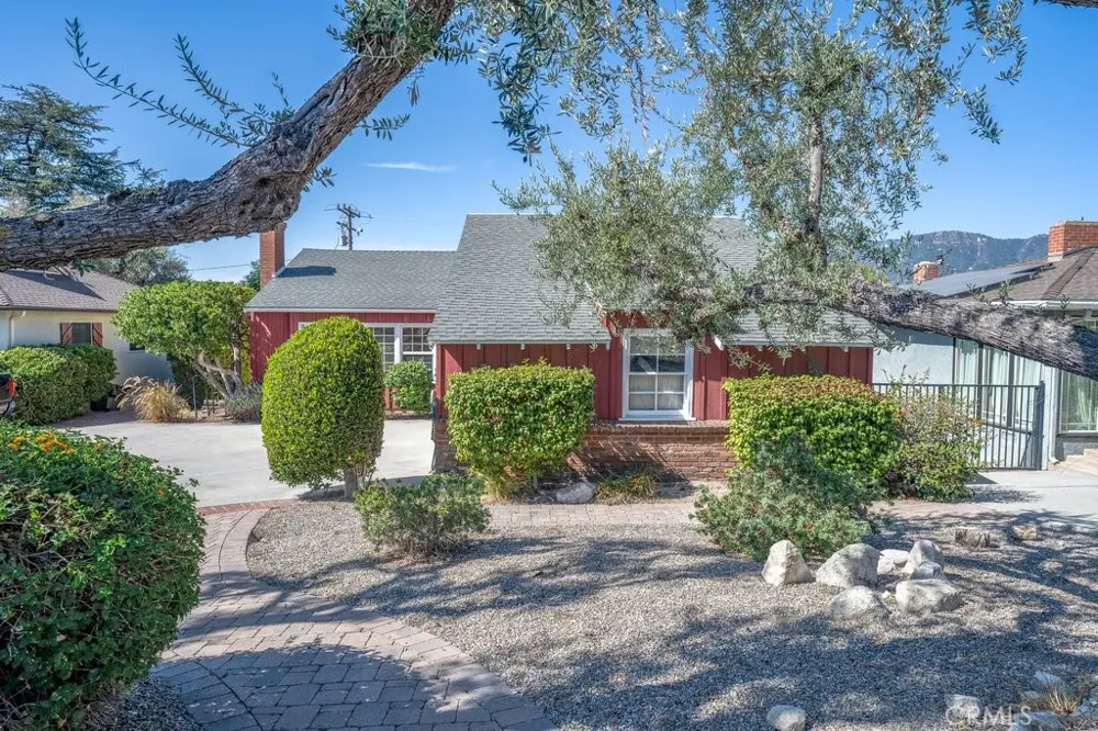 2644 Mary Street La Crescenta, CA 91214