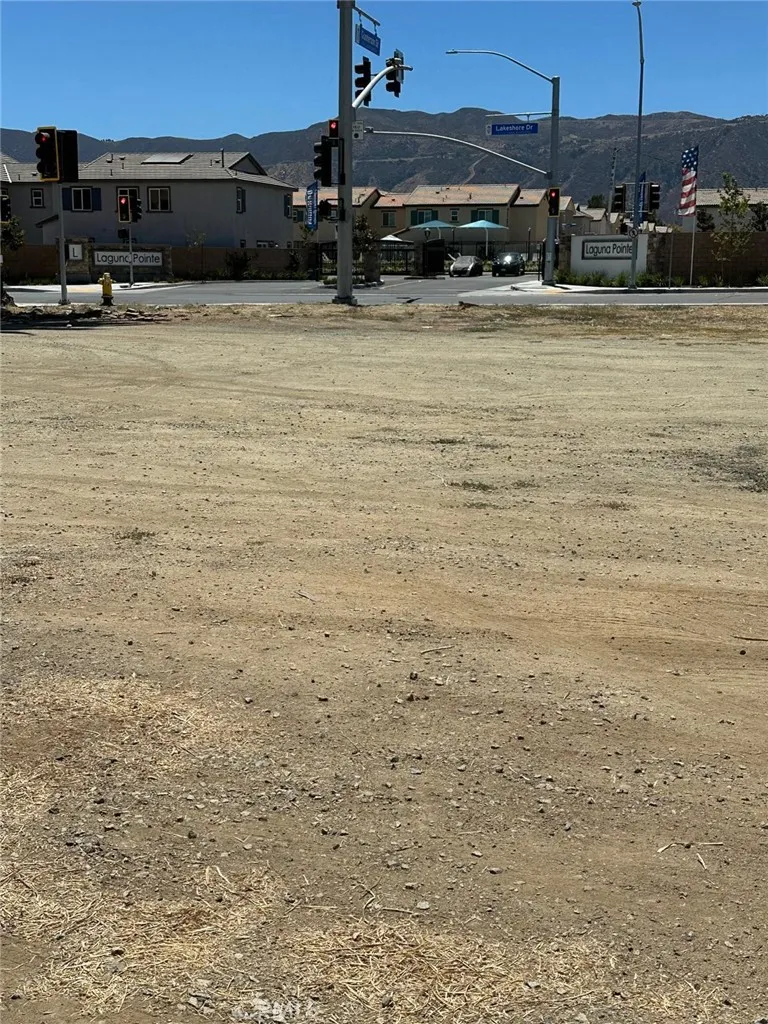 Lakeshore Lake Elsinore, CA 92530