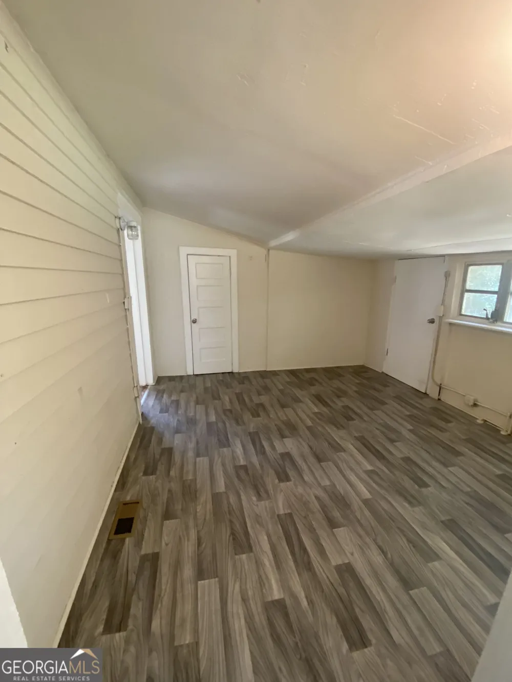 522 N 8th ST Griffin, GA 30223