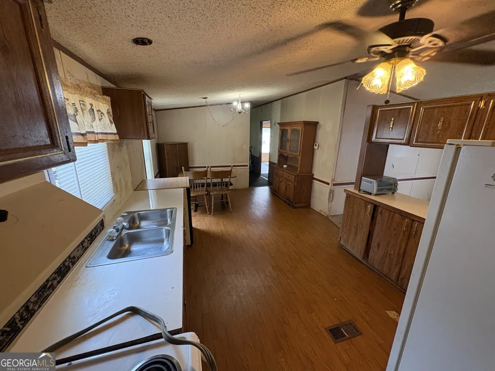 784 Lakeland DR Toccoa, GA 30577