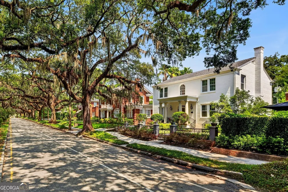 38 Washington AVE Savannah, GA 31405