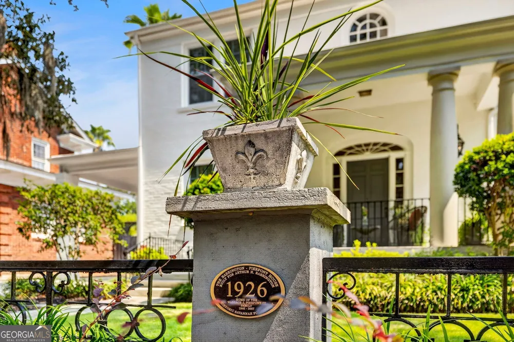 38 Washington AVE Savannah, GA 31405