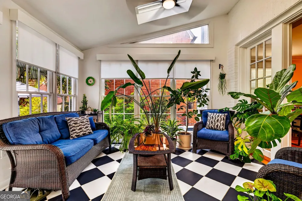 38 Washington AVE Savannah, GA 31405
