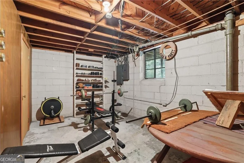 294 Elden DR Sandy Springs, GA 30342