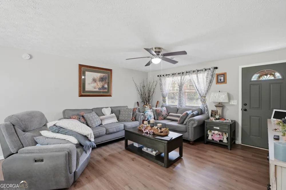 6380 Pleasant DR Winston, GA 30187