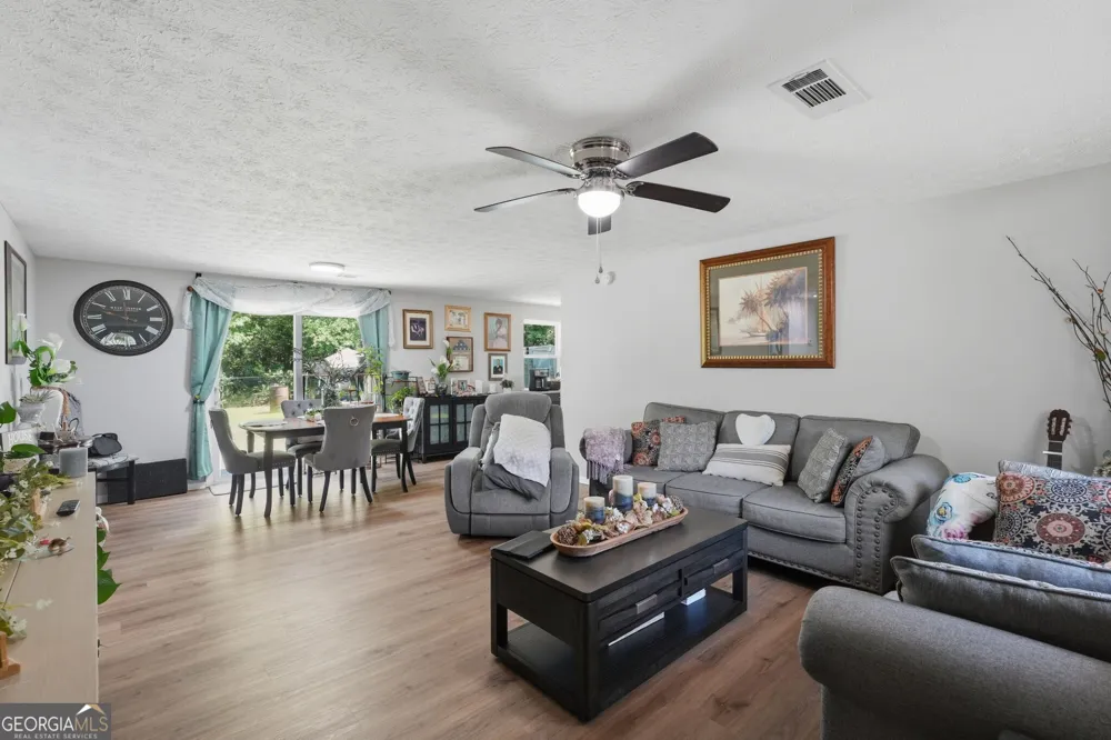 6380 Pleasant DR Winston, GA 30187