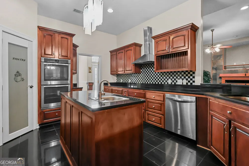 564 Tremain DR Hinesville, GA 31313