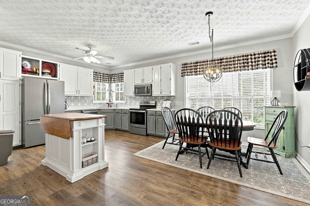 205 Autumn Glen CIR Fayetteville, GA 30215