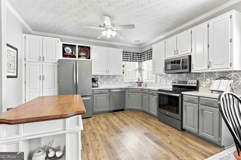 205 Autumn Glen CIR Fayetteville, GA 30215