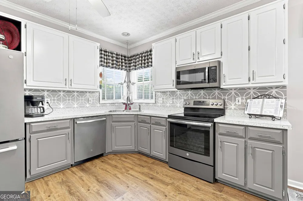 205 Autumn Glen CIR Fayetteville, GA 30215