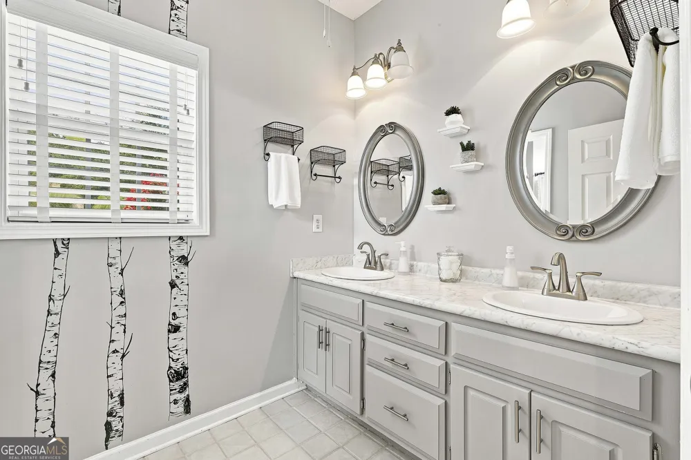 205 Autumn Glen CIR Fayetteville, GA 30215