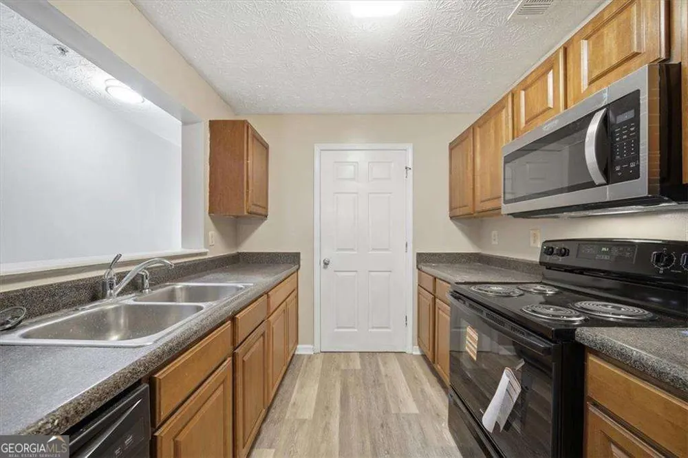 8201 Fairington Village DR Lithonia, GA 30038