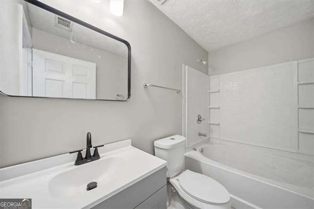 8201 Fairington Village DR Lithonia, GA 30038