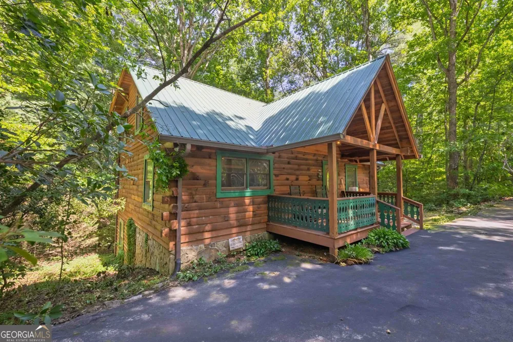 97 Eagles Nest RD Sautee Nacoochee, GA 30571