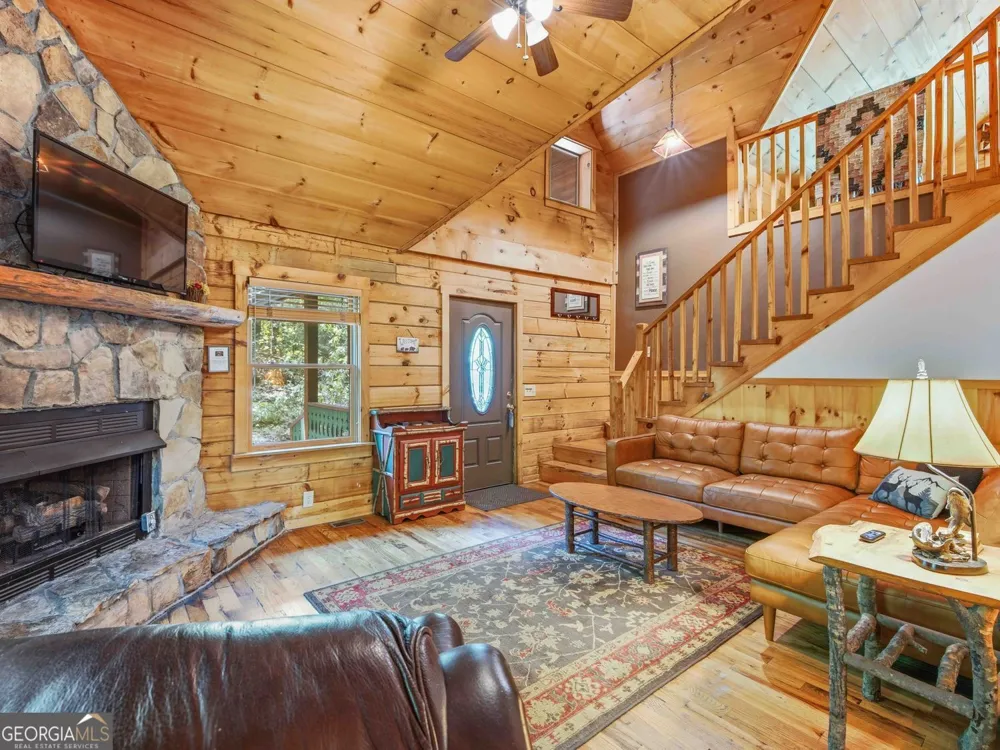 97 Eagles Nest RD Sautee Nacoochee, GA 30571