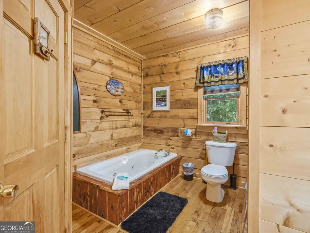 97 Eagles Nest RD Sautee Nacoochee, GA 30571
