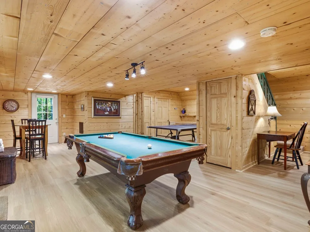 97 Eagles Nest RD Sautee Nacoochee, GA 30571