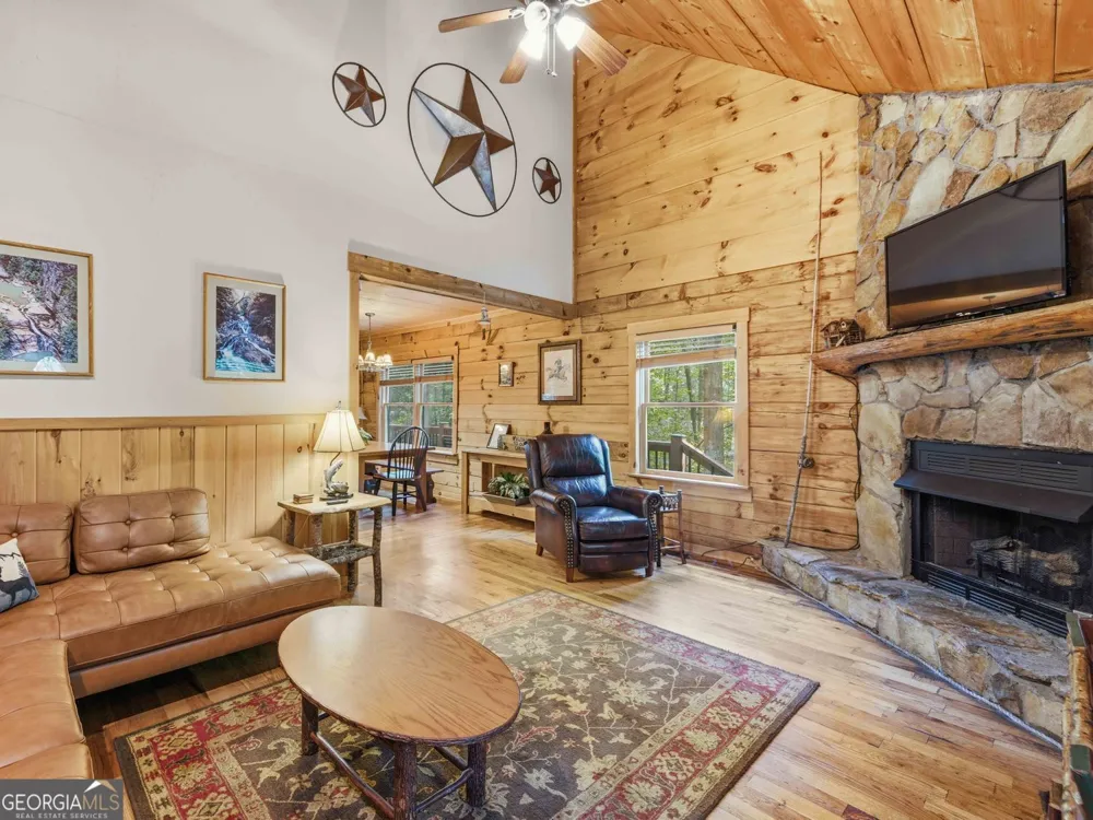 97 Eagles Nest RD Sautee Nacoochee, GA 30571
