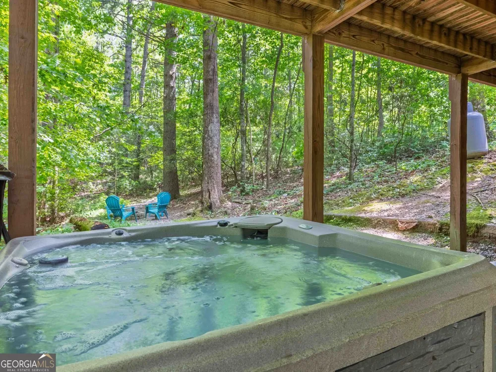 97 Eagles Nest RD Sautee Nacoochee, GA 30571
