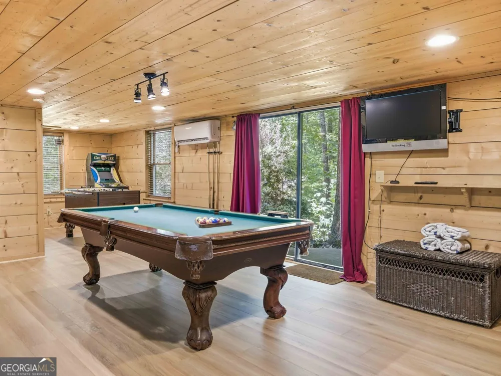 97 Eagles Nest RD Sautee Nacoochee, GA 30571