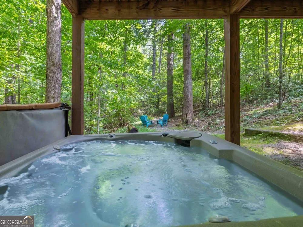97 Eagles Nest RD Sautee Nacoochee, GA 30571