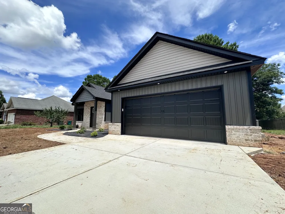213 Lydia DR Bonaire, GA 31005