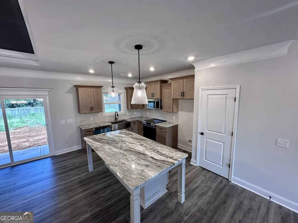 213 Lydia DR Bonaire, GA 31005