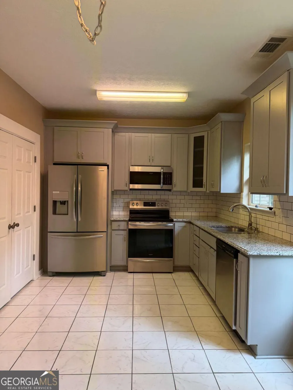 92 Timber Ridge DR Cartersville, GA 30121