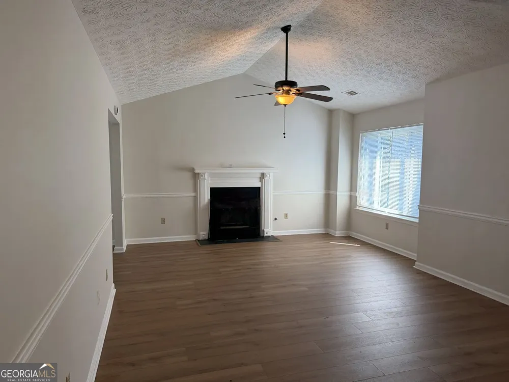 1819 Crescent Hill DR NW Acworth, GA 30102