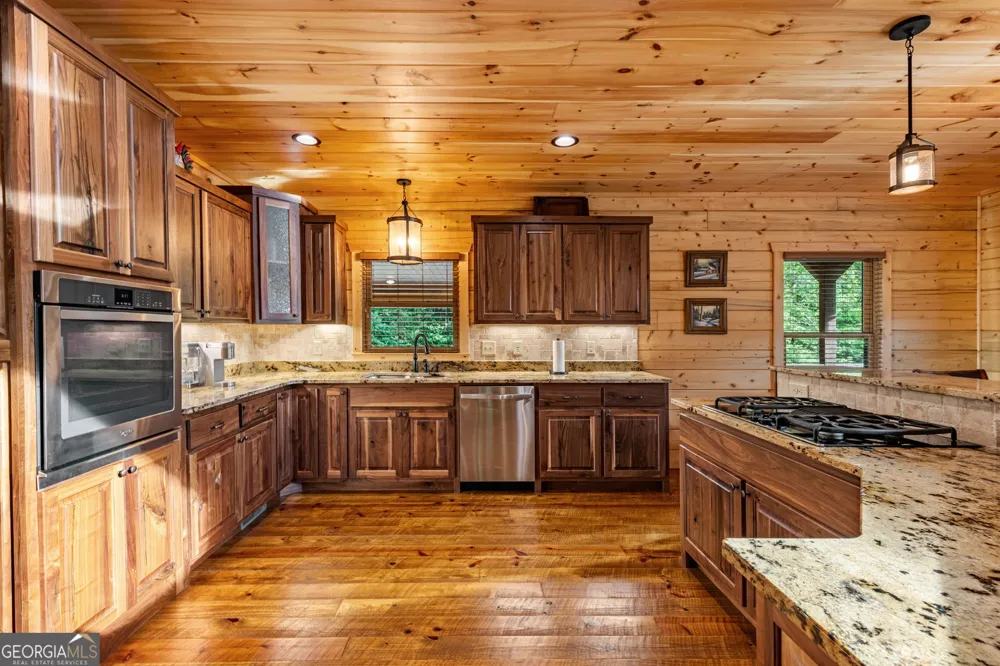 460 Wikle DR Ellijay, GA 30540
