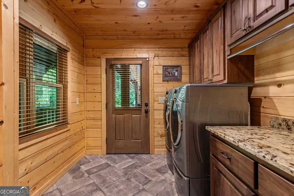 460 Wikle DR Ellijay, GA 30540