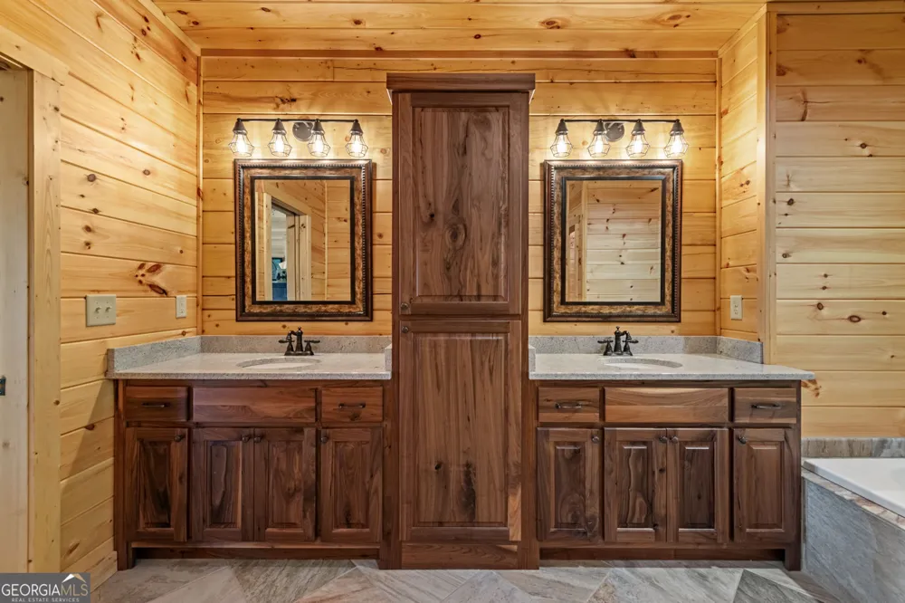 460 Wikle DR Ellijay, GA 30540