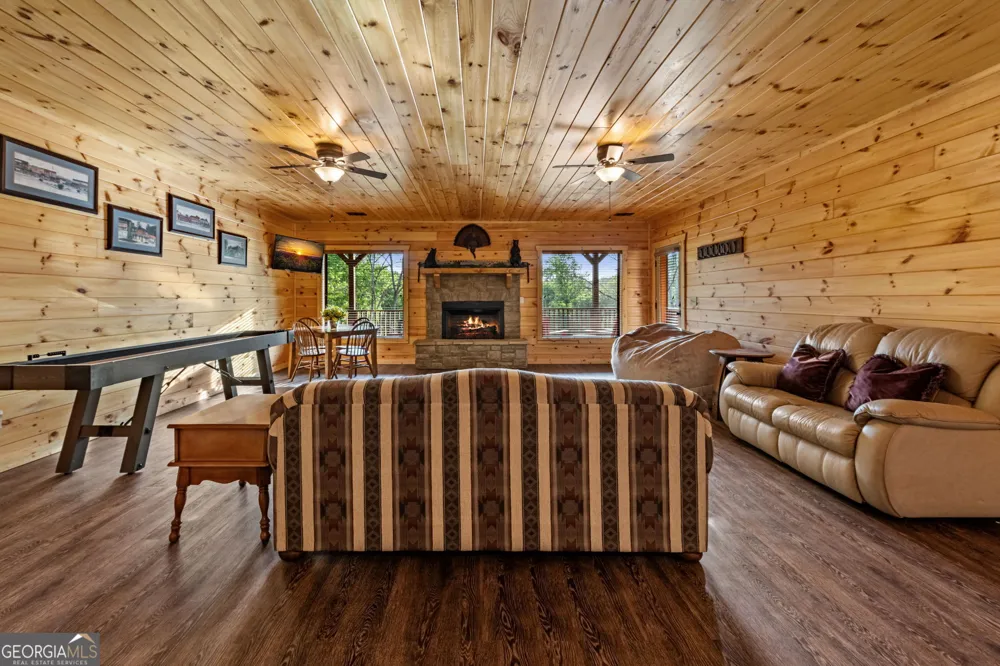 460 Wikle DR Ellijay, GA 30540