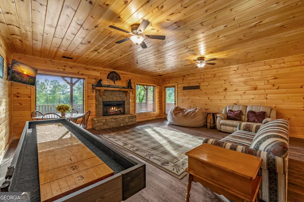 460 Wikle DR Ellijay, GA 30540