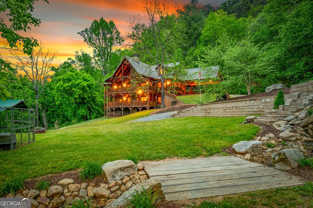 460 Wikle DR Ellijay, GA 30540