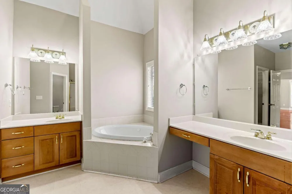 4838 Netherlands PL Flowery Branch, GA 30542