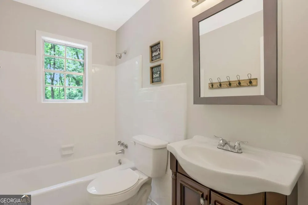 3211 Flamingo DR East Point, GA 30344