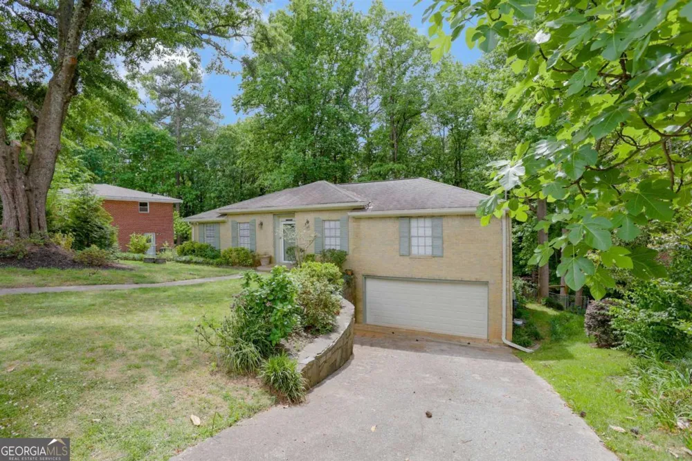 3211 Flamingo DR East Point, GA 30344