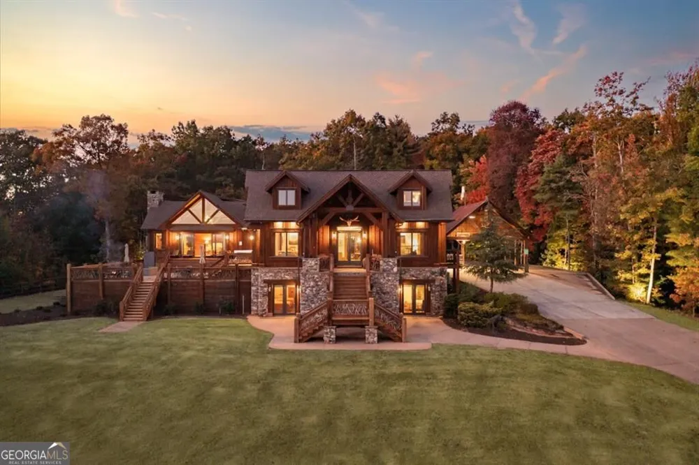 3049 Tray Mountain RD Sautee Nacoochee, GA 30157