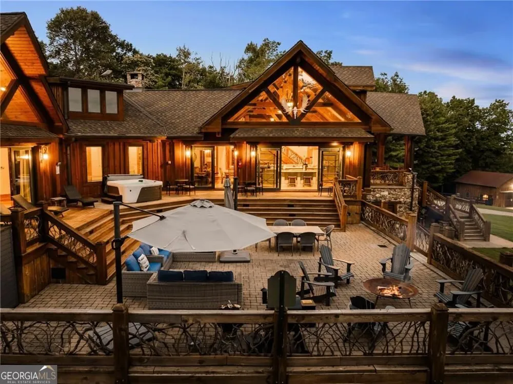 3049 Tray Mountain RD Sautee Nacoochee, GA 30157