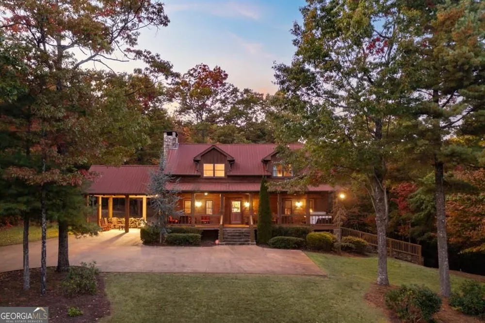 3049 Tray Mountain RD Sautee Nacoochee, GA 30157
