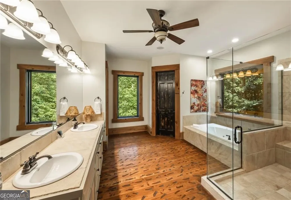 3049 Tray Mountain RD Sautee Nacoochee, GA 30157