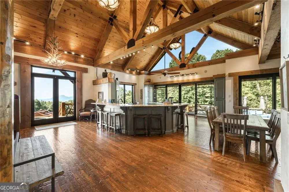 3049 Tray Mountain RD Sautee Nacoochee, GA 30157