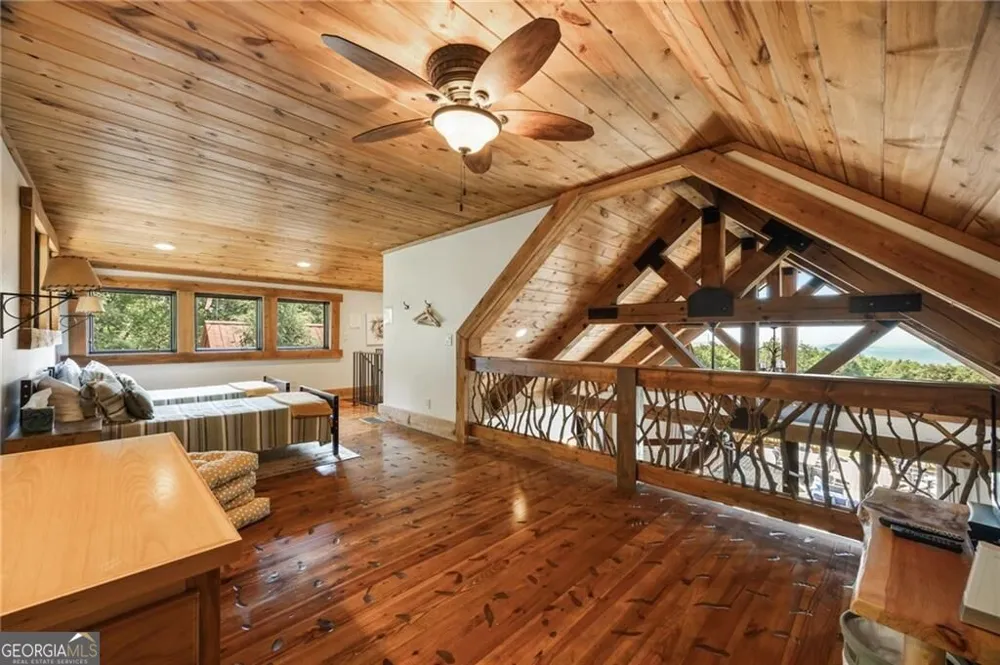 3049 Tray Mountain RD Sautee Nacoochee, GA 30157