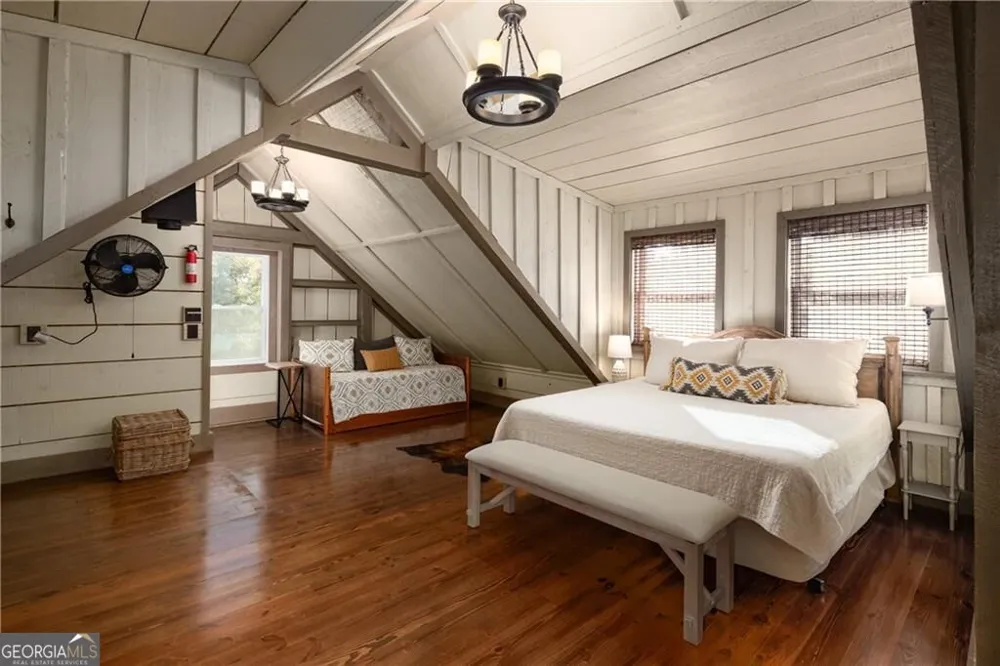 3049 Tray Mountain RD Sautee Nacoochee, GA 30157