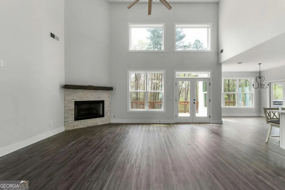 401 Blossom TRL Acworth, GA 30101