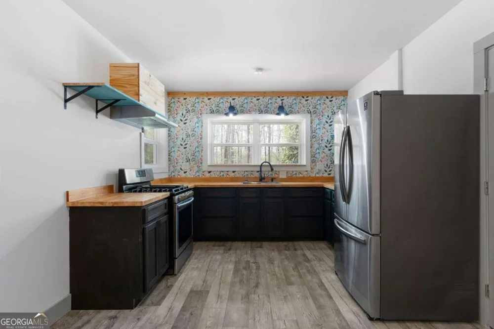 401 Blossom TRL Acworth, GA 30101