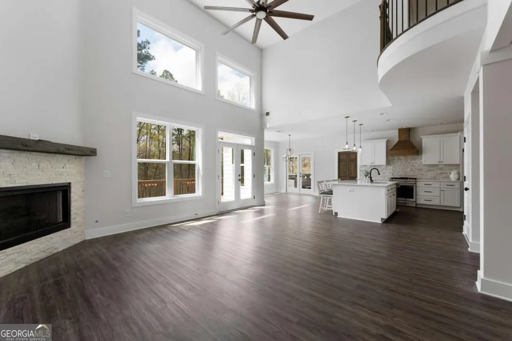 401 Blossom TRL Acworth, GA 30101